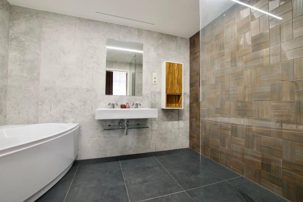 Premium Apartment By Hi5 - Best Ever Budapeşte Dış mekan fotoğraf