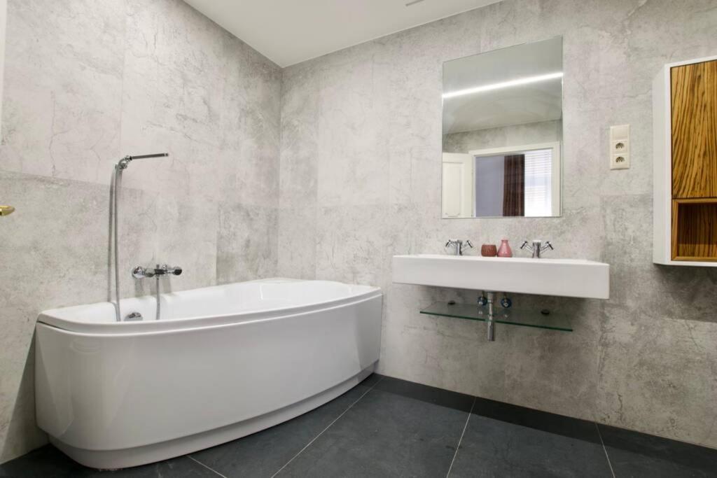 Premium Apartment By Hi5 - Best Ever Budapeşte Dış mekan fotoğraf